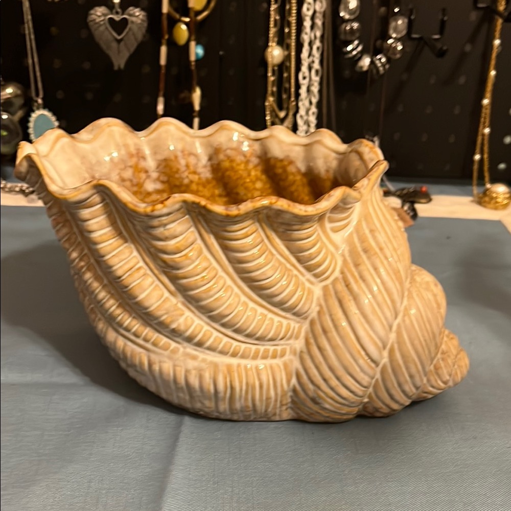 Decorative ceramic sea shell, beautiful! - Picture 1 of 9